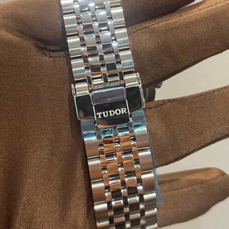 WhatsApp Image 2025-07-19 at 6.04.18 PM (4) WhatsApp Image 2025-07-19 at 6.04.18 PM (4)