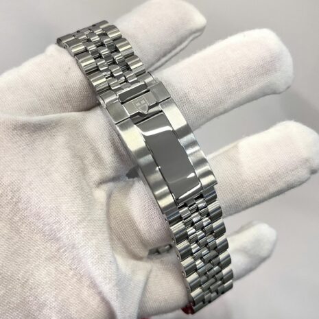 WhatsApp Image 2025-12-20 at 3.26.55 PM (4) WhatsApp Image 2025-12-20 at 3.26.55 PM (4)